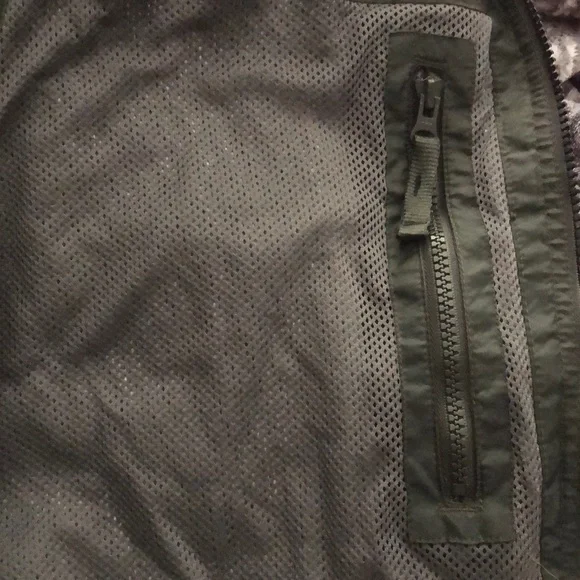 Men’s Gap Orange & Green Multi Zipper Utility Vest size XL - Picture 10 of 11